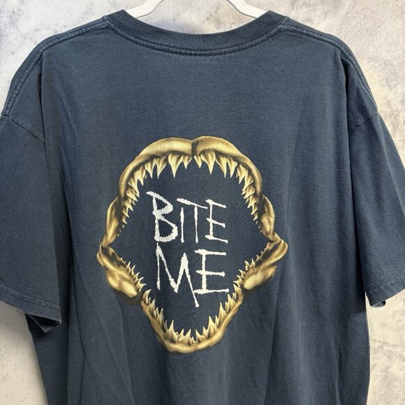 Vintage Santa Cruz Shark Bit Me T Shirt Mens XL 23.5x28.5 Blue Y2K Surf - Picture 1 of 9